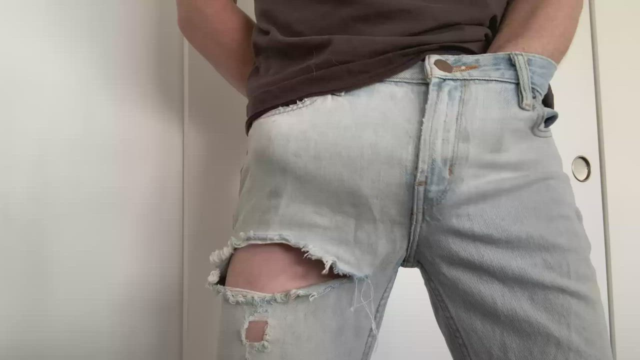 Do you think anyone will notice the rip in my jeans? (42)