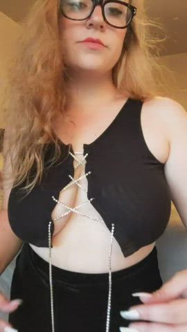 big tits blonde cleavage glasses milf clip