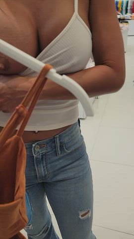 Flashing at the clothing store [gif]