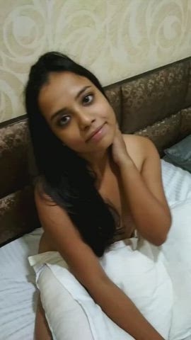 Cute Desi Servent Giving Sex Pleasure to His Owner in Oyo Room 😍❤️ [Must Watch