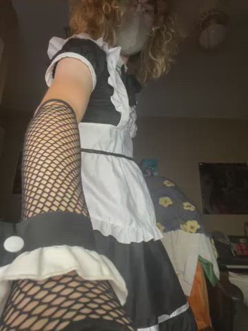 Since a good few folks said this maid ass was too good for panties