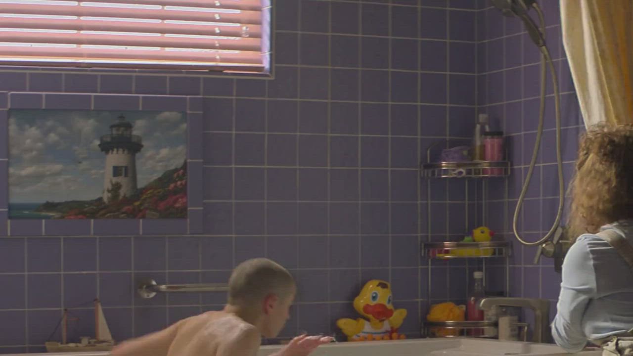 Joey King getting out of the bath (Slow Mo)