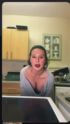 flashing nipple nipslip tiktok clip