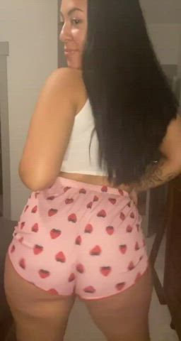 Pretty twerker. Mega link in the comments.
