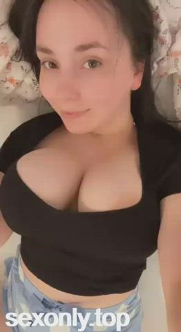 Barely Legal Camgirl Selfie Busty