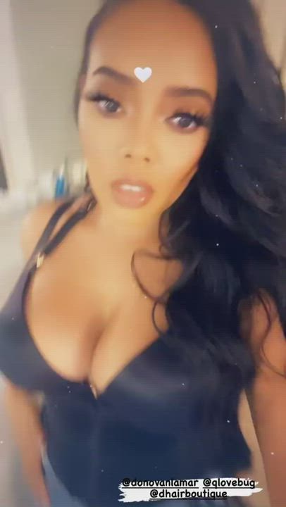 Big Tits Celebrity Cleavage Ebony Natural Tits clip