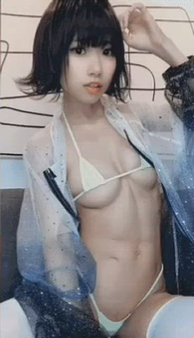 Name of this asian girl with abs