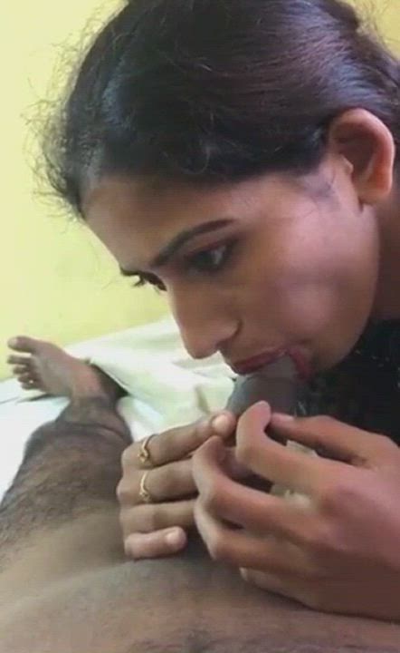 EXTREMELY HORNY BHABHI GIVING BLOWJOB TO HER DEVAR [LINK IN COMMENT]??