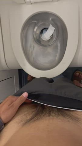 airplane amateur cock hispanic male masturbation penis pubic hair public clip
