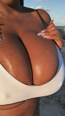 beach big tits busty ebony huge tits titty drop clip