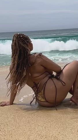 ass beach big ass big tits bikini ebony huge tits thick wet clip