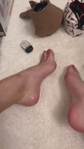 For anyone who likes cute toes [20]