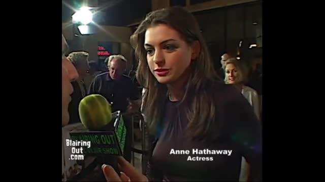 Anne Hathaway bobbin