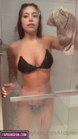 boobs brunette shower clip