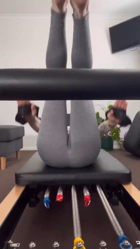 milf pilatesmilf thefunmilf yoga pants fitness-girls clip