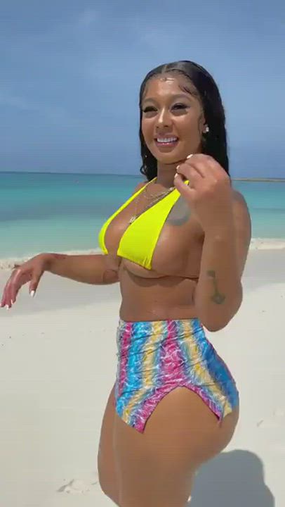 Ass Beach Big Ass Ebony Fuck Machine Jiggling Latina Striptease Wet Pussy clip