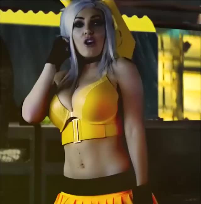 Jessica Nigri pikachu 3