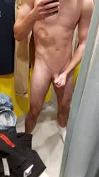 jerking off in a changing room😳