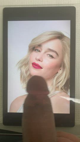 On the Mother of Dragons: Emilia Clarke!