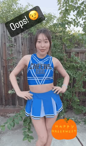 asian cheerleader flashing clip