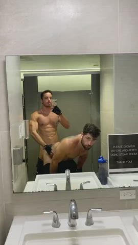 gay gym public r/caughtpublic clip