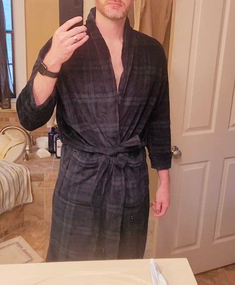 [36] 6'3" father | Quick peek at what's under my Sunday morning robes