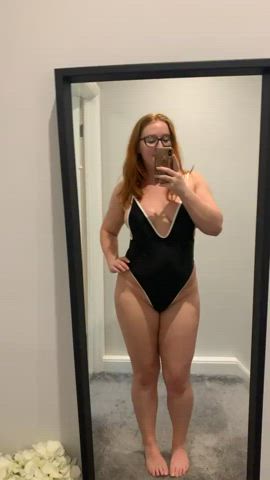 curvy cute glasses mirror redhead selfie swimsuit thick thighs clip