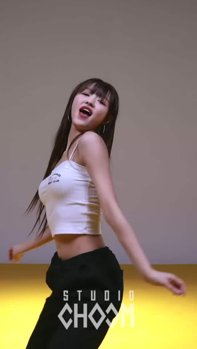 yooa bending over for you          Pharrell Williams 'Happy' by 유아(YOOA)(OH MY