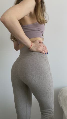 My booty in yoga pants