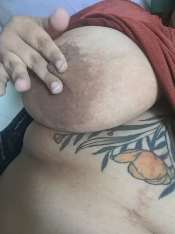 areolas bbw boobs jiggling tattoo tits clip
