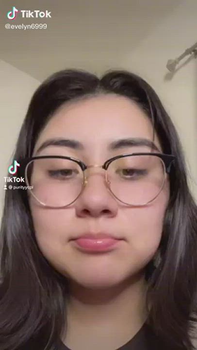 Cum Cum In Mouth Cute Glasses Teen clip