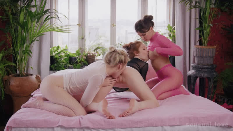 ellie luna lesbian pornstar threesome clip