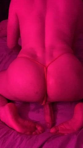 26 Sissy bottom looking for muscular studs to conquer my ass. The more jacked the