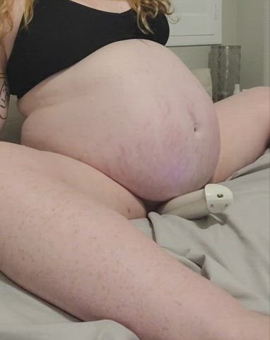 MILF Magic Wand Orgasm Pregnant Redhead clip