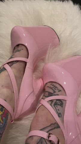 My 10” baby pink heels 💕🤍