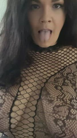 My pussy needs to be licked, any volunteer?