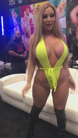 Currently The best Pornstar Look how amazing she looks wow 🤩 GIF by xxxp0r