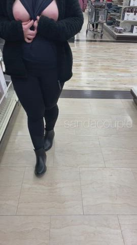 Flashing at a very busy store [GIF]
