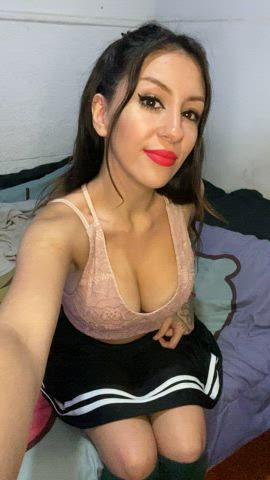 Rate this Latina babe 1-10 honestly please