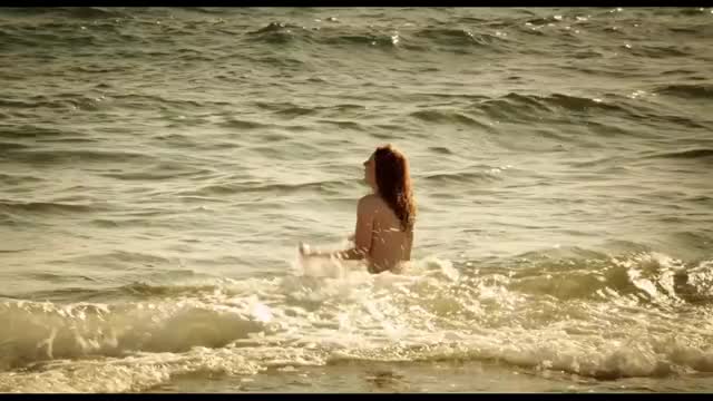 Lola Naymark - Au fil d'Ariane (Ariane's Thread) (2014) - nude on beach, full sequence