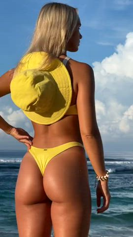 beach bikini blonde fit gap non-nude clip