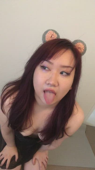 Can I be your Asian emotional support slut? 👉🏻👈🏻