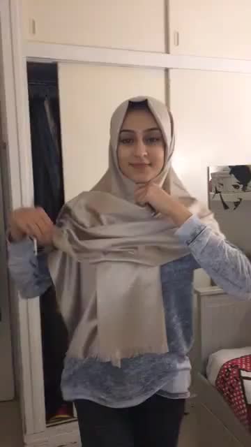 hot paki hijab girl abroad living showing her nude video
