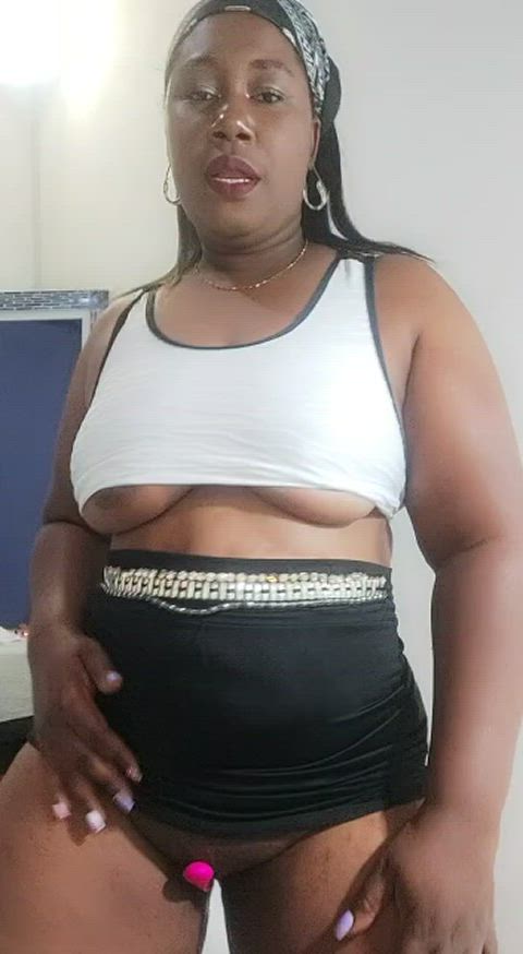 boobs curvy dancing ebony milf skirt clip