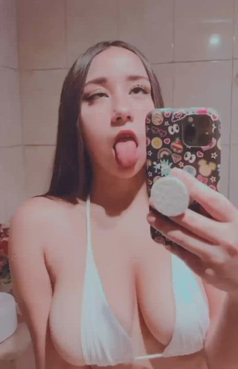 Ahegao Bikini Latina clip