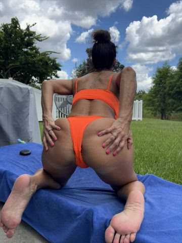 ass bikini milf outdoor clip