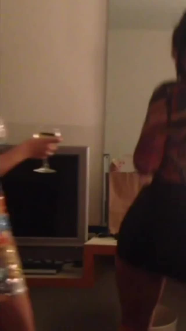 Julia Fox - old Vine video, April 2015 - full video, bending over in tight dress