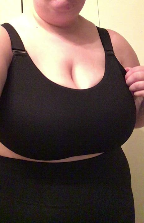 My Massive Tits really get hidden in this Bra!