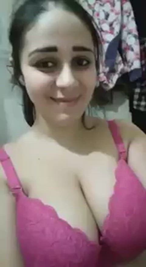 bra cleavage pakistani selfie smile clip