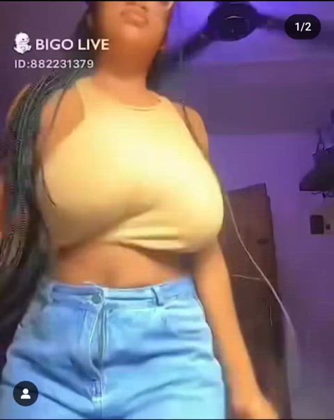 big tits boobs bouncing tits huge tits natural tits saggy tits sideboob tits clip